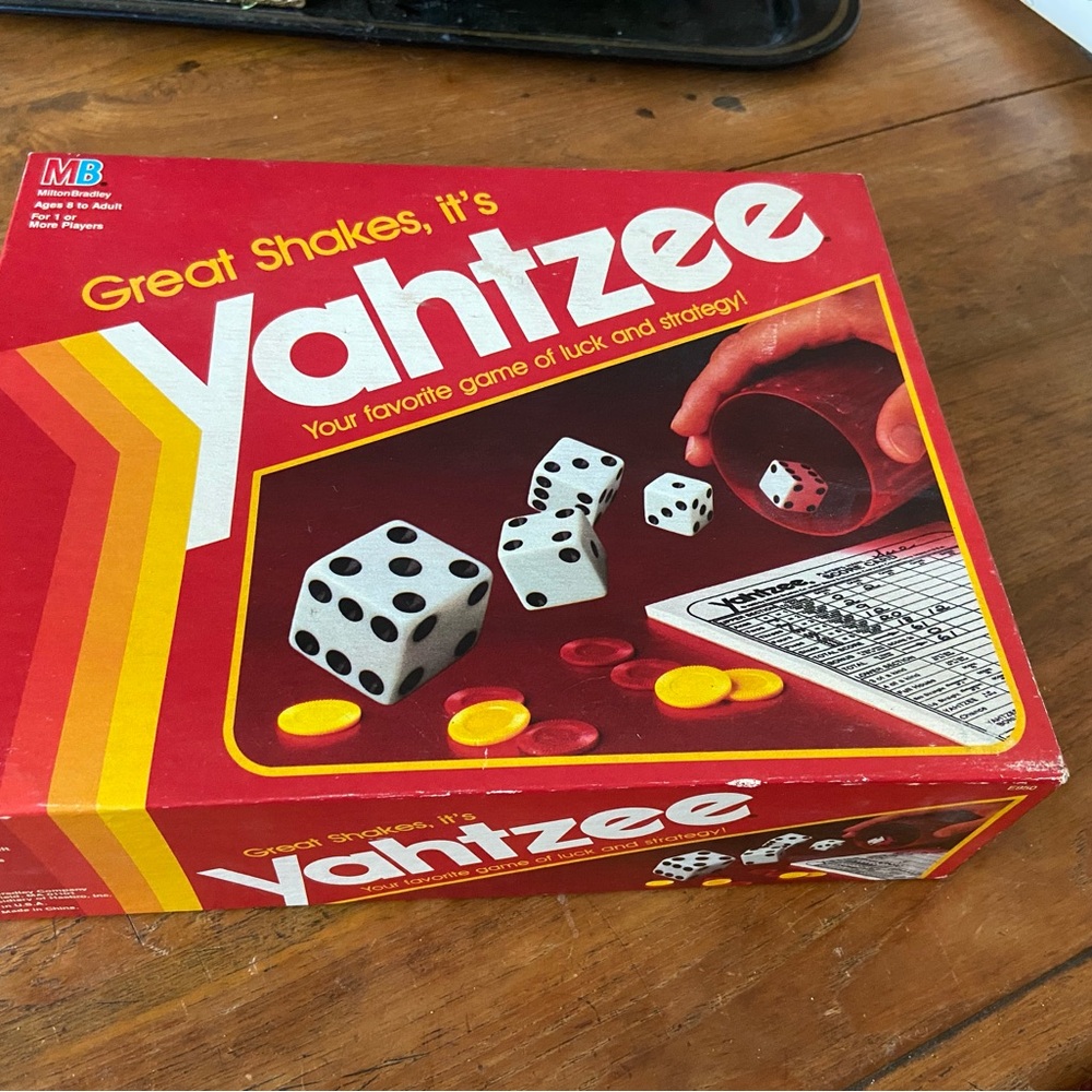 Milton Bradley Vintage Yahtzee Dice Game